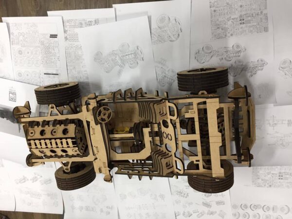 V8-CAR-Model-003-600x450