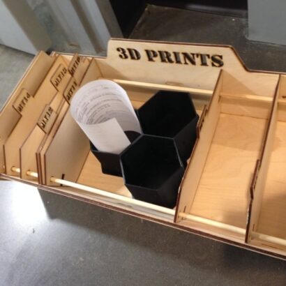 Vetor Caixa de impressão 3D cortada a laser com divisórias deslizantes para Corte a Laser MDF baixe grátis
