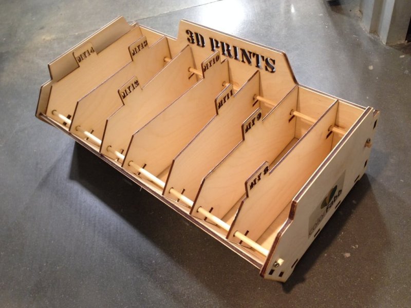 Caixa de impressão 3D cortada a laser com divisórias deslizantes1